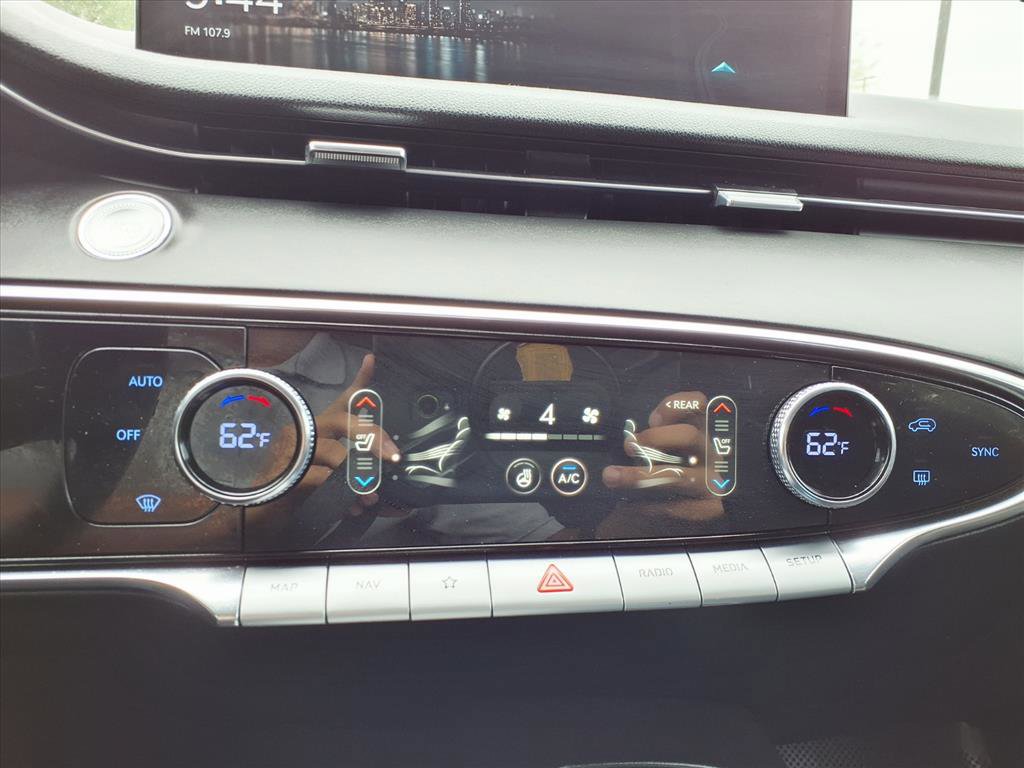 Used 2023 Genesis GV70 2.5T w/ Select Package AWD/4WD image 24