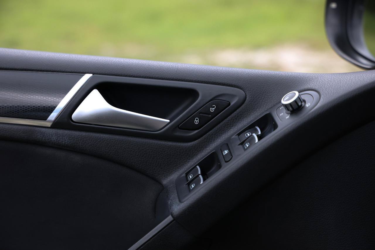 Used 2014 Volkswagen GTI Wolfsburg Edition FWD image 40