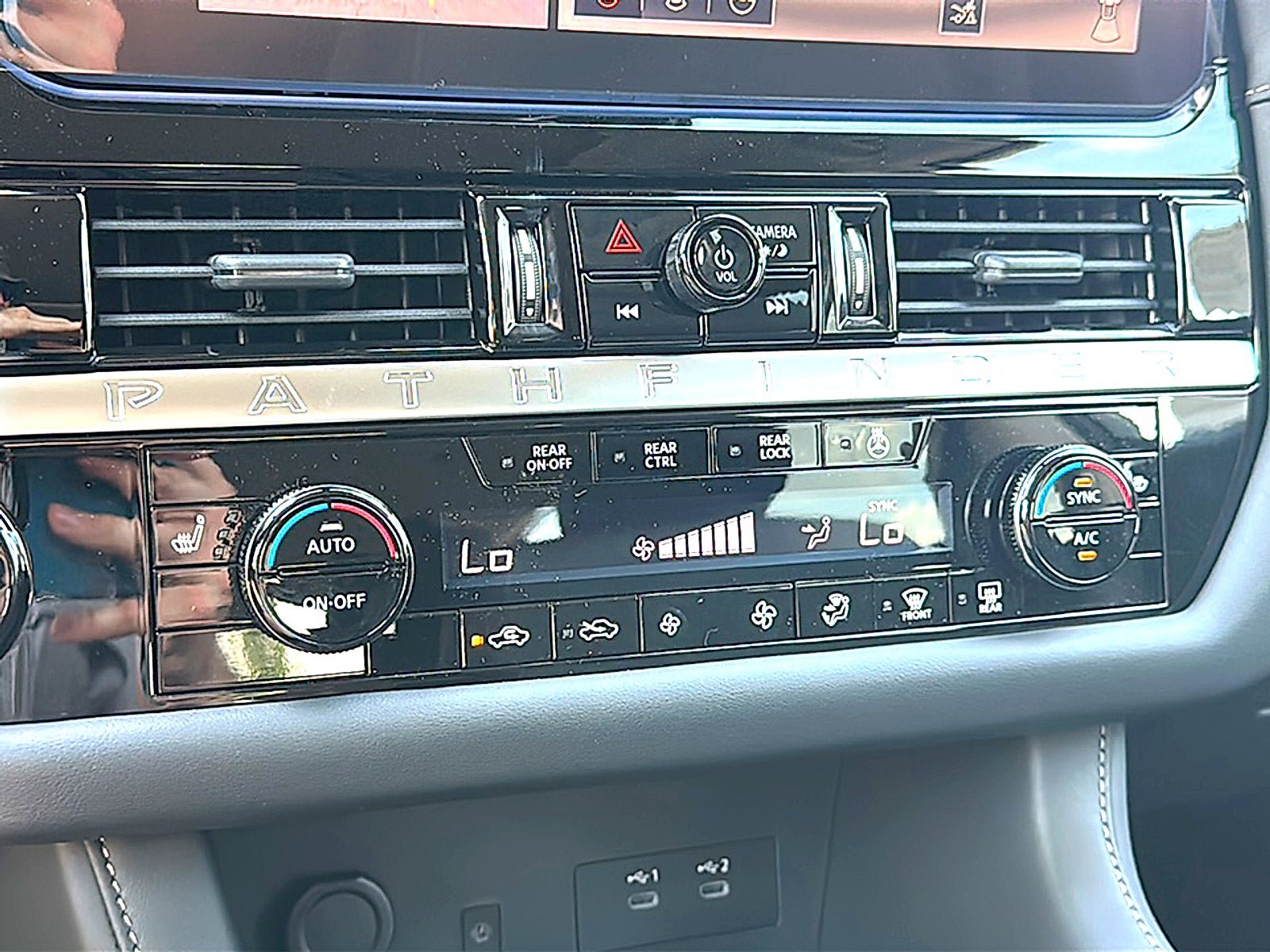 New 2026 Nissan Pathfinder SL w/ SL Premium Package FWD image 25