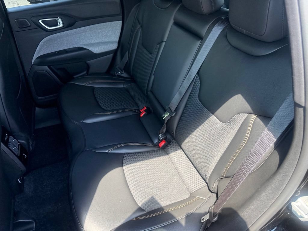 New 2026 Jeep Compass Latitude AWD/4WD image 37