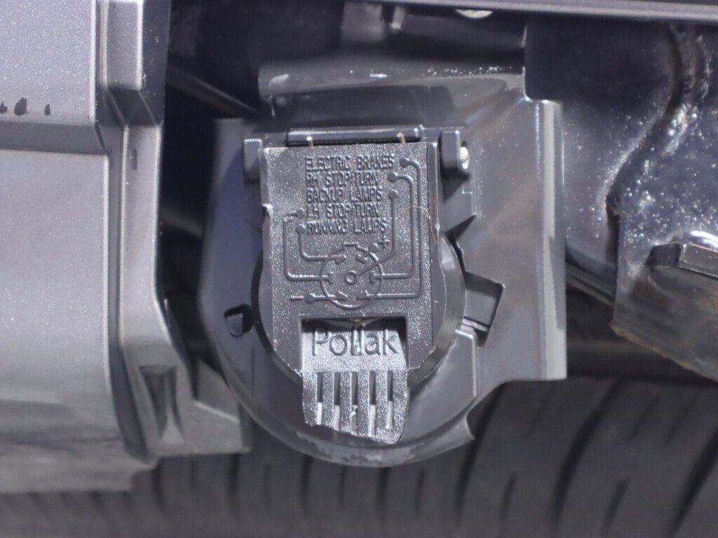 Used 2021 Nissan Armada SV image 37