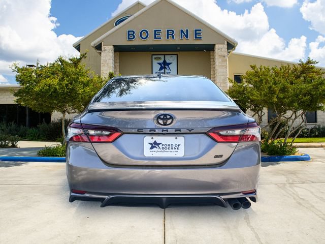 Used 2024 Toyota Camry SE FWD image 4