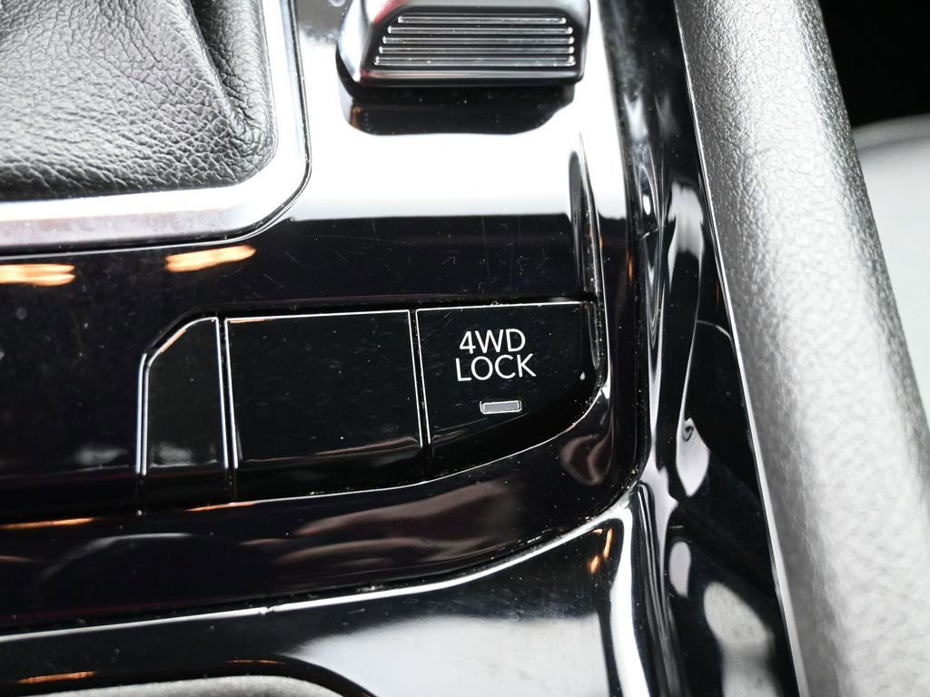 Used 2025 Jeep Compass Limited AWD/4WD image 20