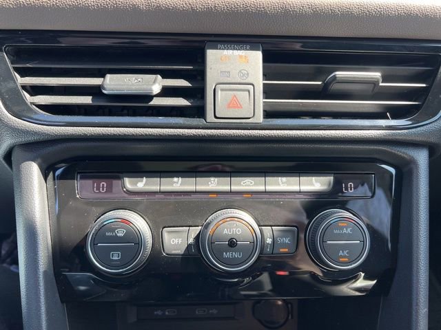 Used 2022 Volkswagen Taos SEL image 19