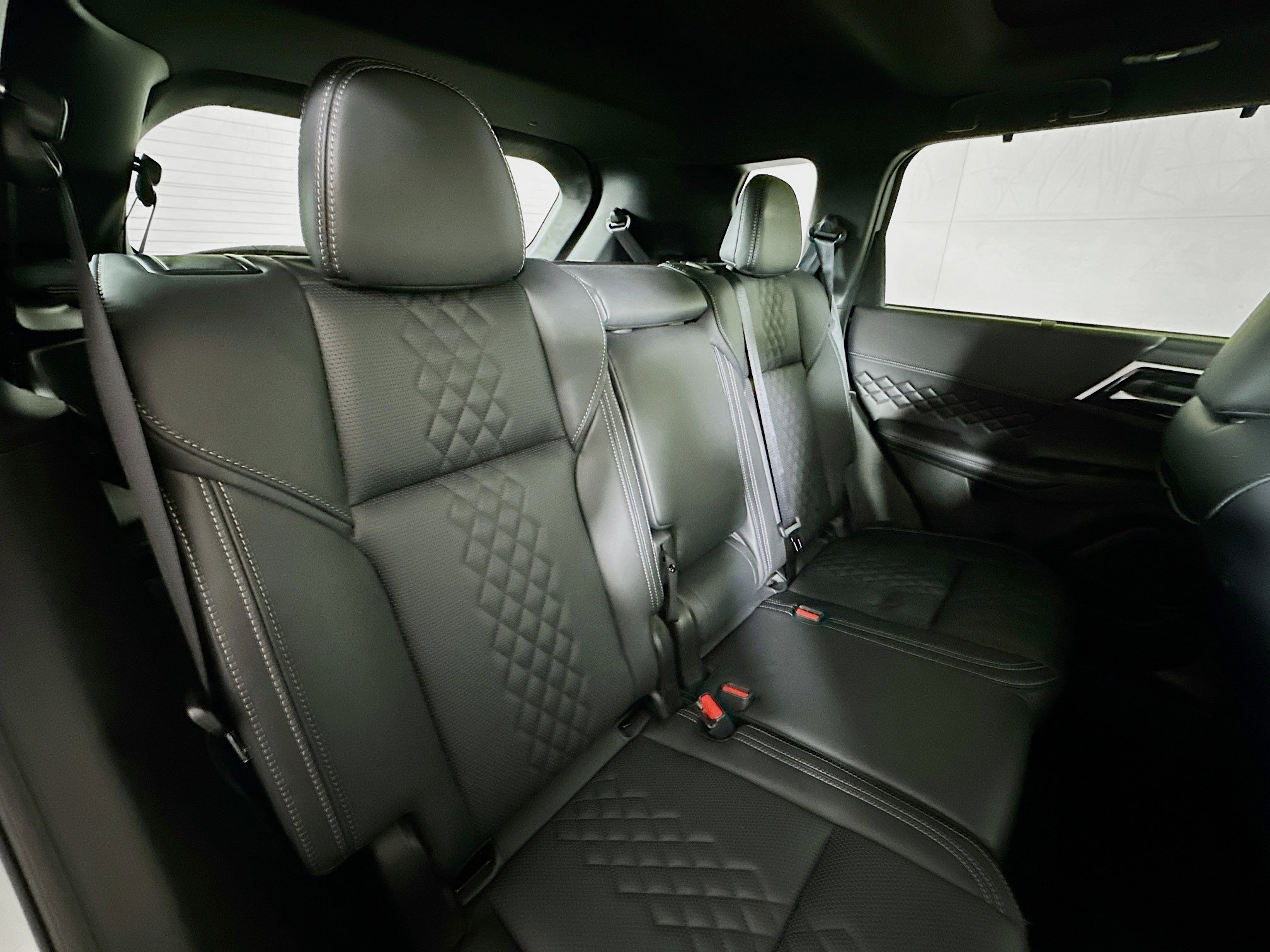 Used 2025 Mitsubishi Outlander SEL image 53