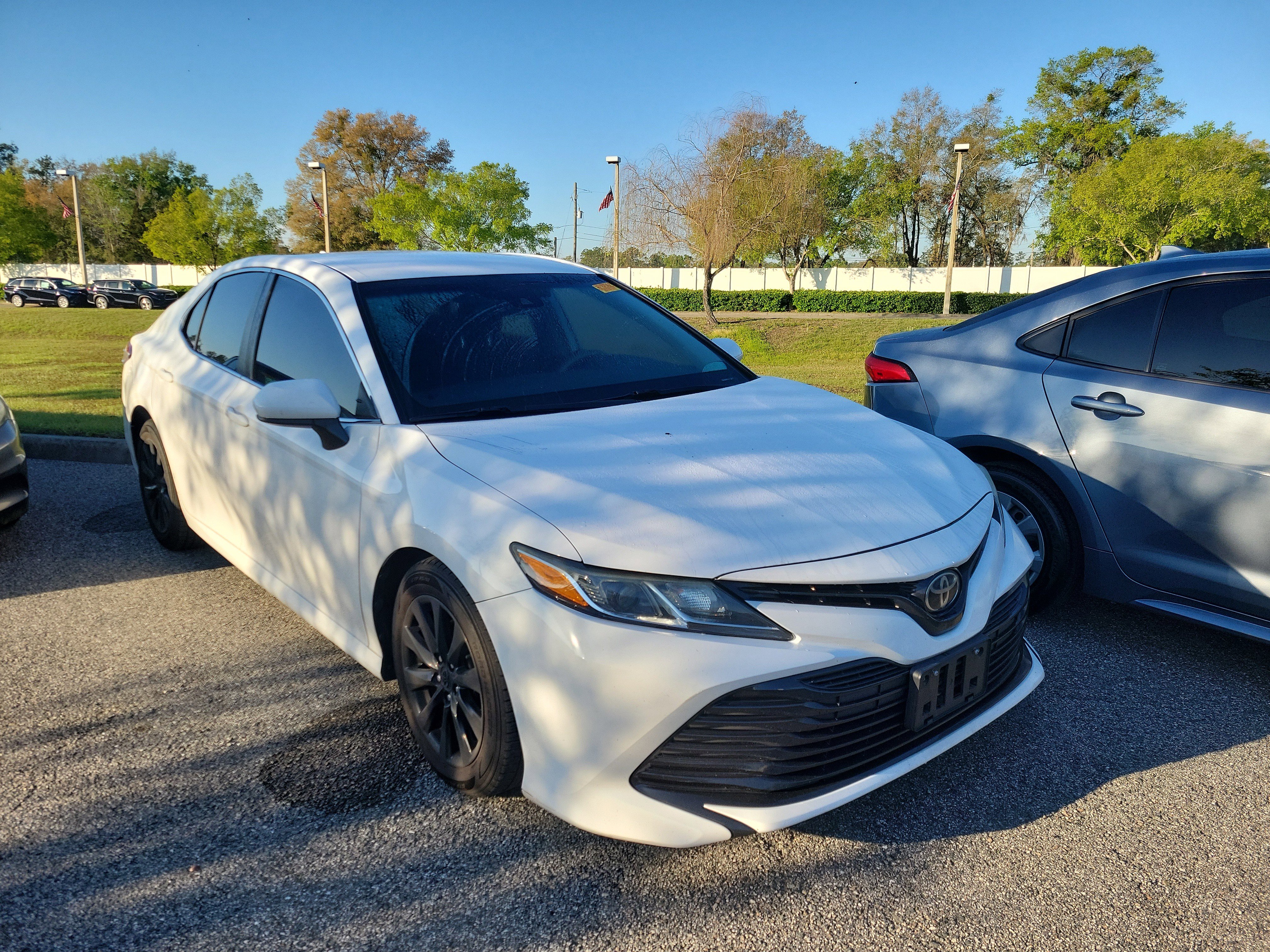 Used 2019 Toyota Camry LE image 6