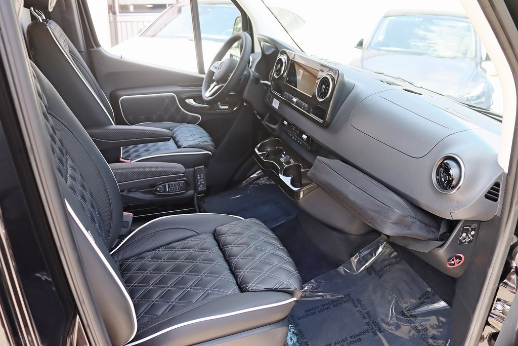 Used 2024 Mercedes-Benz Sprinter 3500 image 30