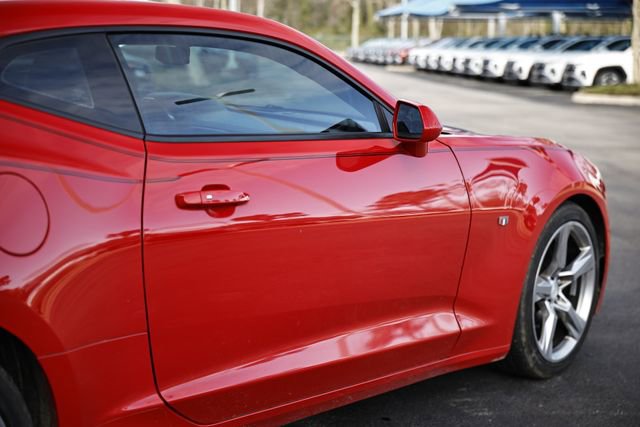Used 2018 Chevrolet Camaro SS image 8