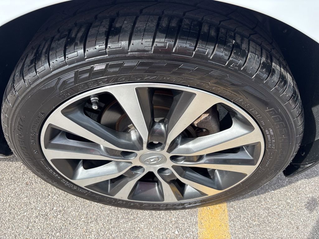 Used 2020 Hyundai Elantra GT image 17