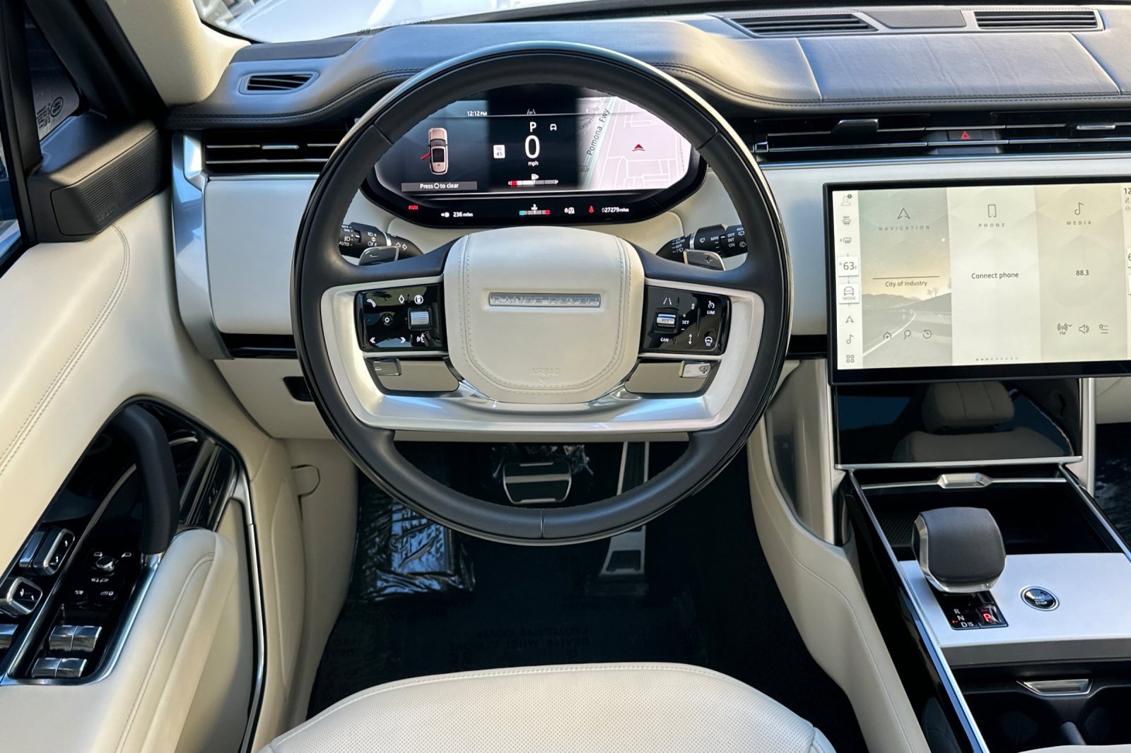 Certified 2024 Land Rover Range Rover SE image 15