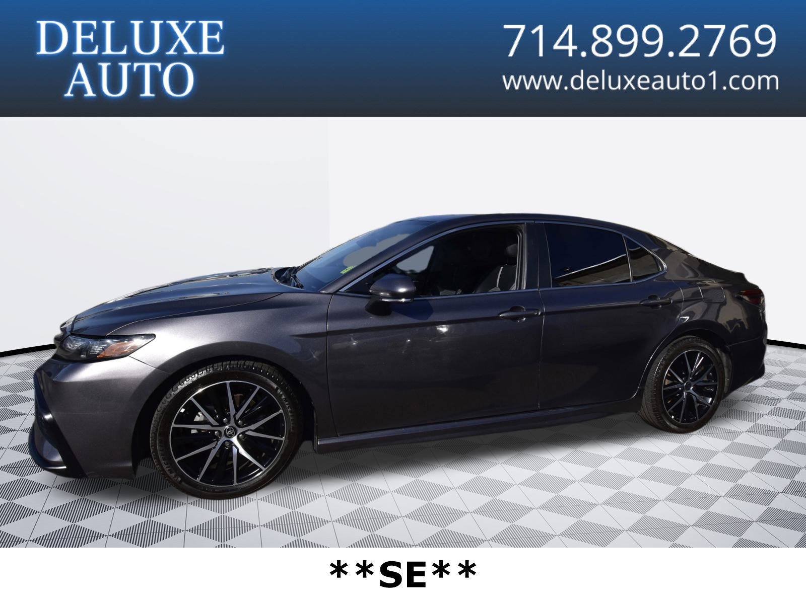 Used 2022 Toyota Camry SE image 1