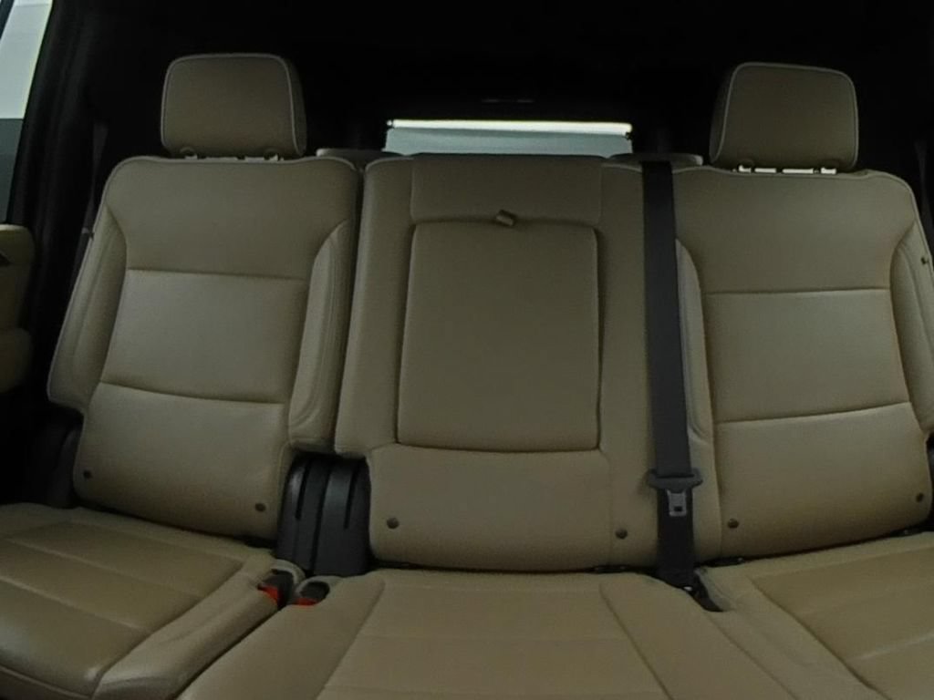 Used 2024 Chevrolet Suburban Premier RWD image 13
