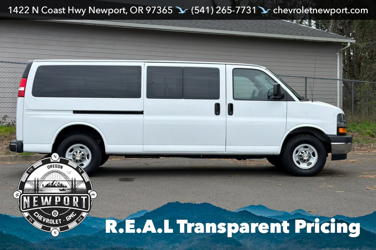 Used 2024 Chevrolet Express 3500 LT w/ LT Preferred Equipment Group RWD image 3