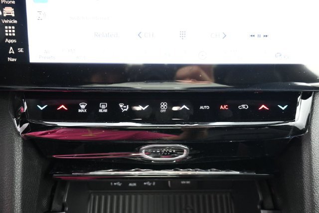 New 2027 Jeep Grand Cherokee Limited AWD/4WD image 36