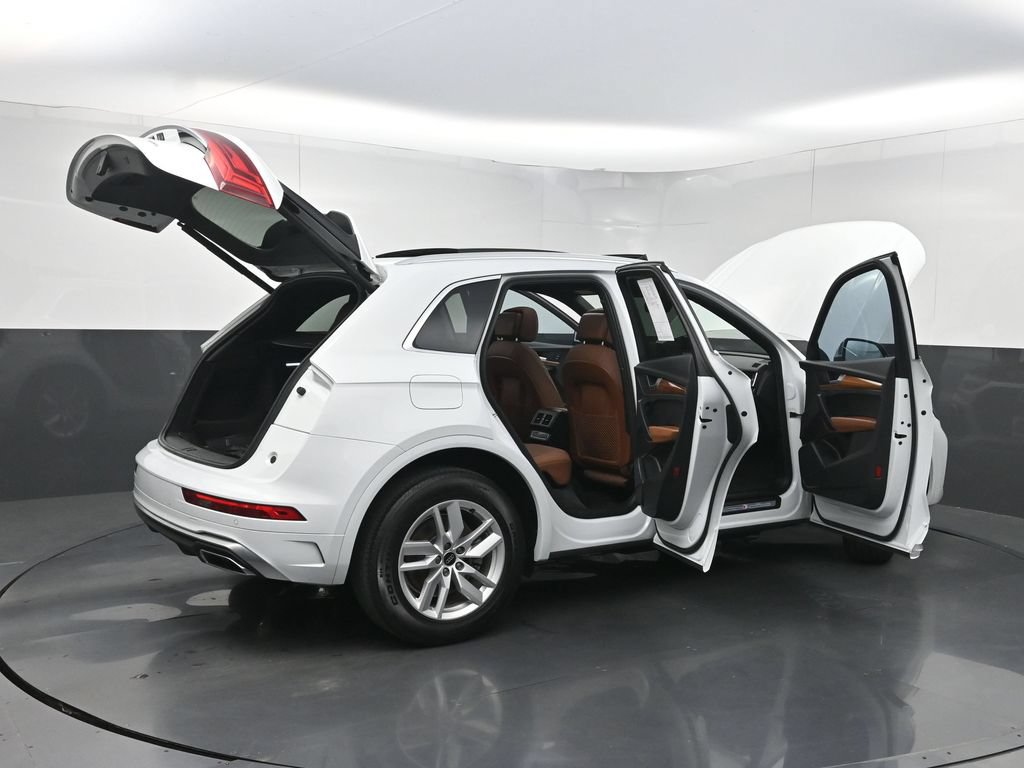 Used 2023 Audi Q5 2.0T Premium w/ Convenience Package AWD/4WD image 40