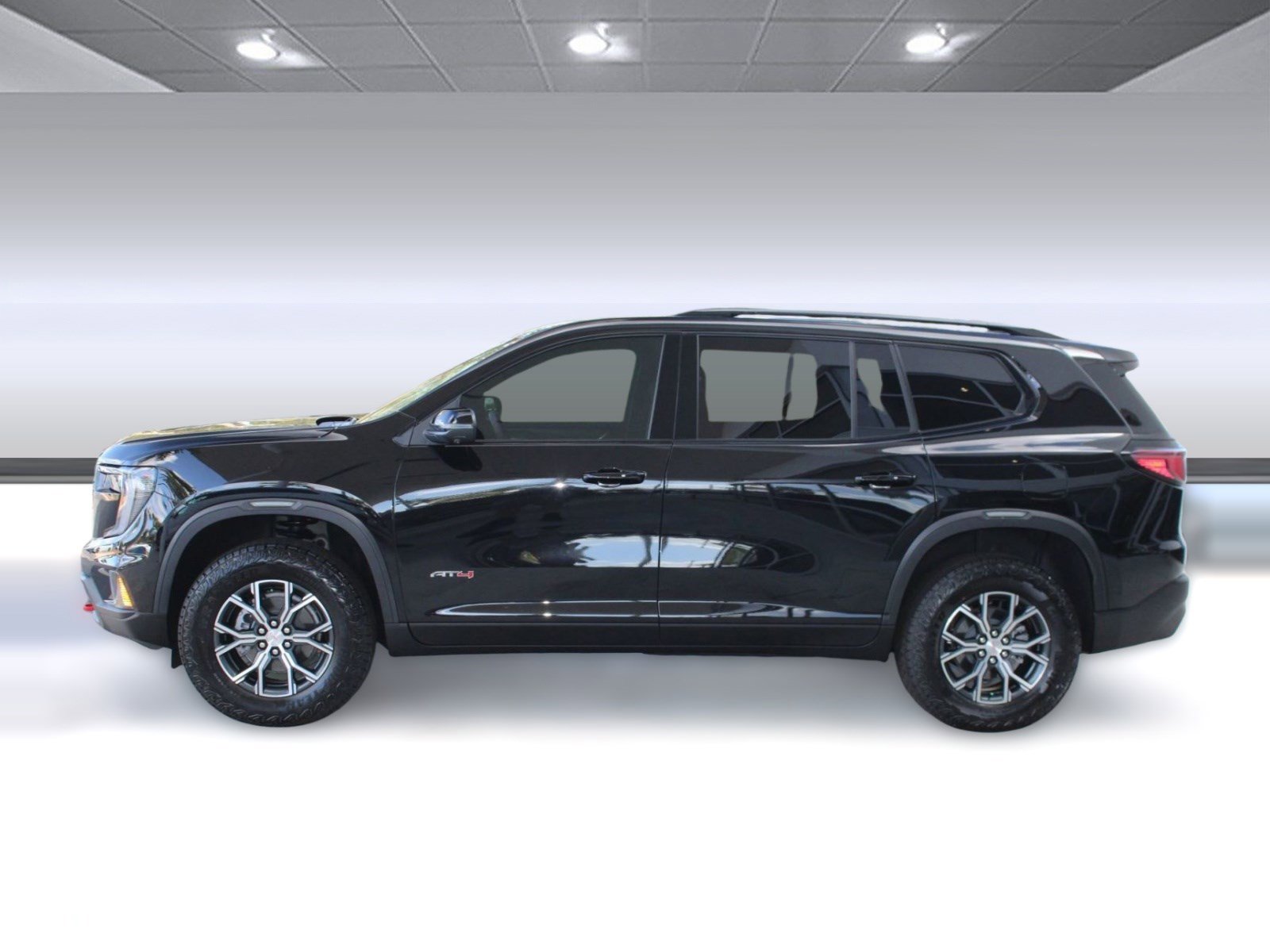 Used 2026 GMC Acadia AT4 image 2