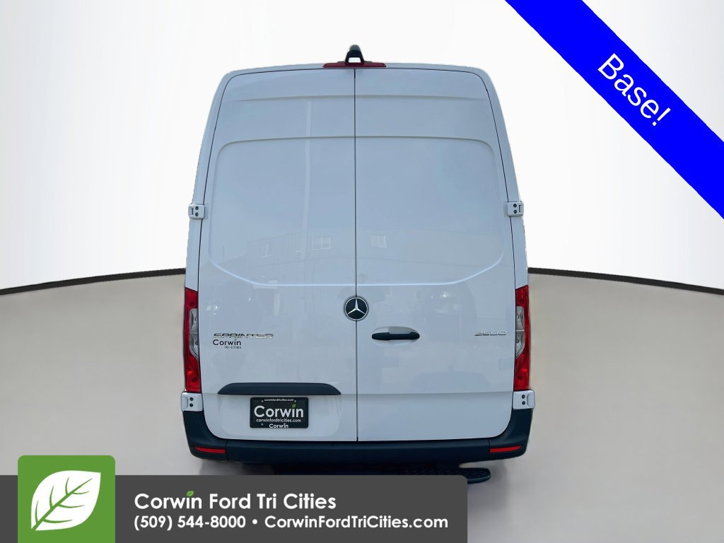 Used 2025 Mercedes-Benz Sprinter 2500 image 11