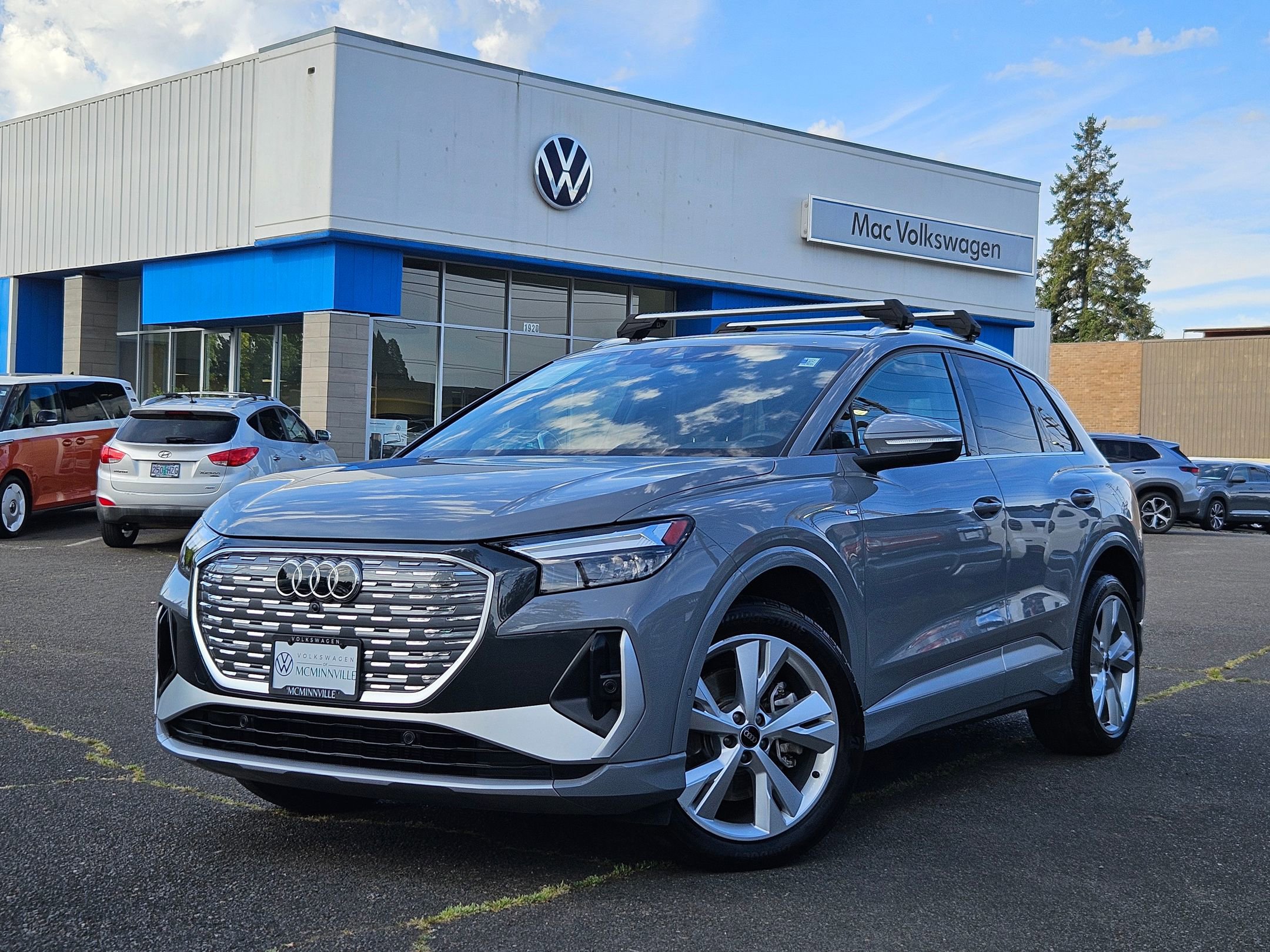 Used 2023 Audi Q4 e-tron Premium Plus w/ Premium Plus AWD/4WD image 1