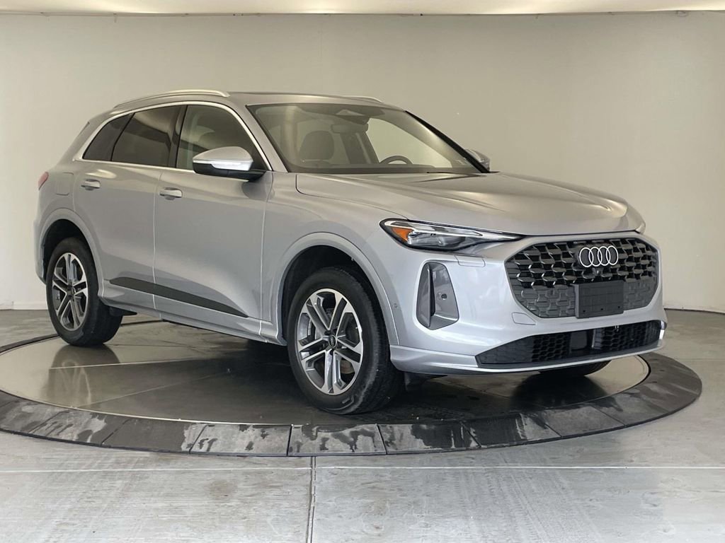 Certified 2025 Audi Q5 Premium w/ Convenience Package image 9