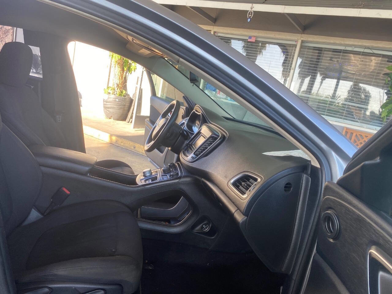 Used 2016 Chrysler 200 Limited w/ Convenience Group FWD image 8