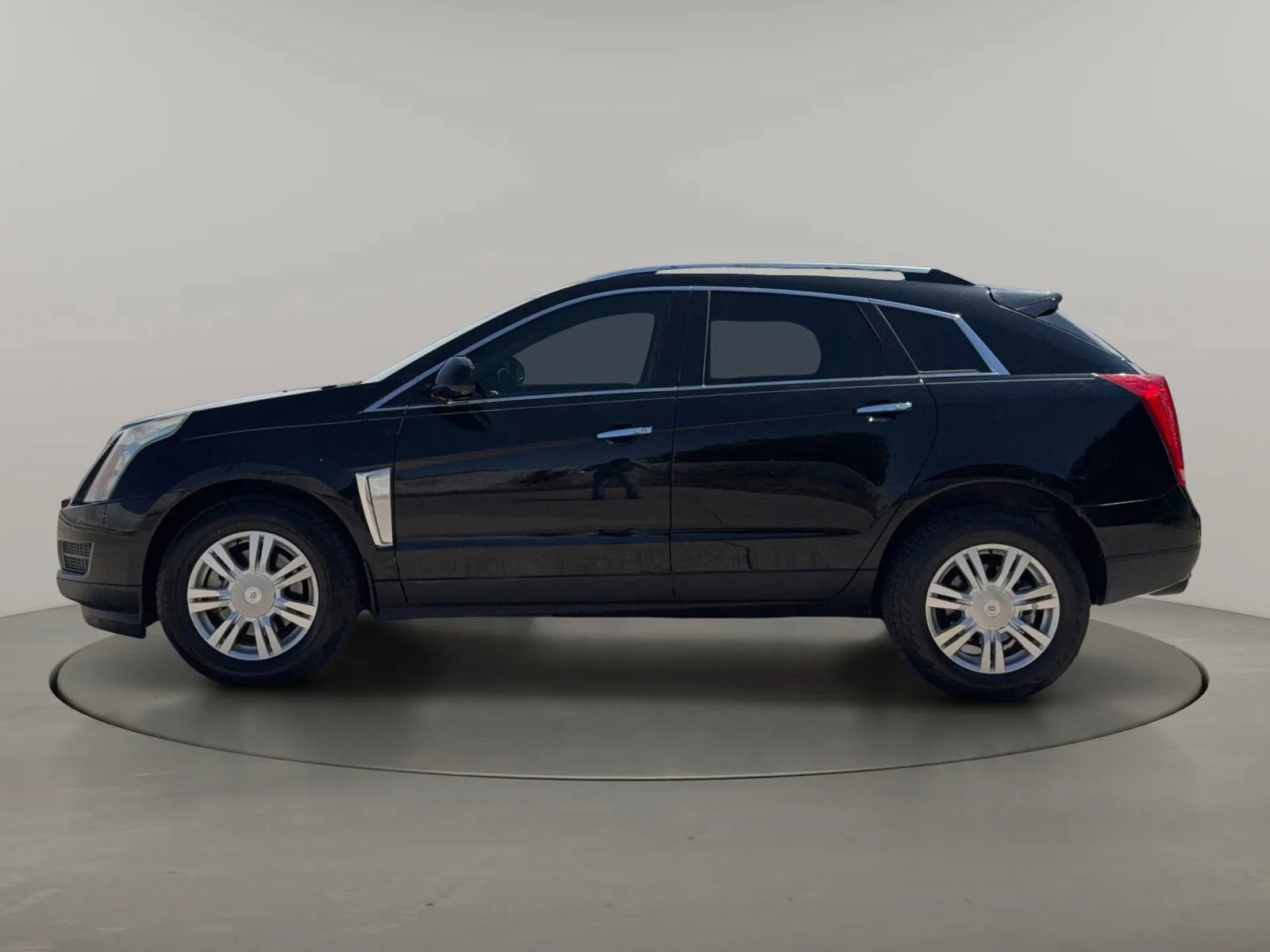 Used 2016 Cadillac SRX Luxury w/ Driver Awareness Package image 2
