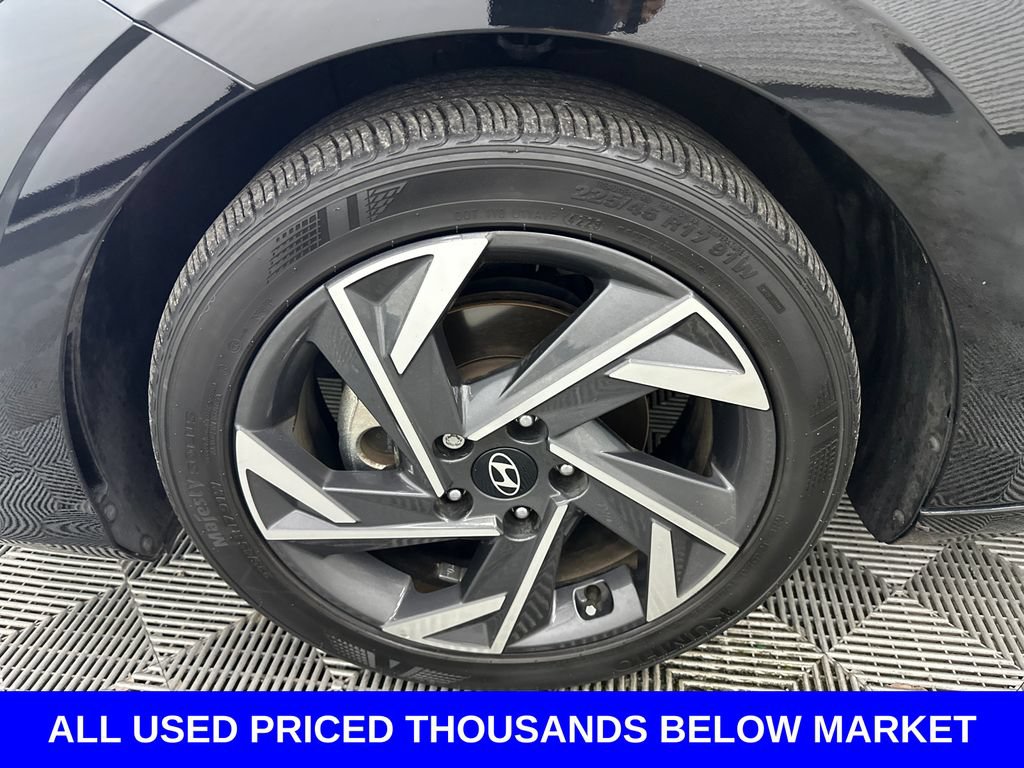 Used 2024 Hyundai Elantra SEL w/ Convenience Package FWD image 11