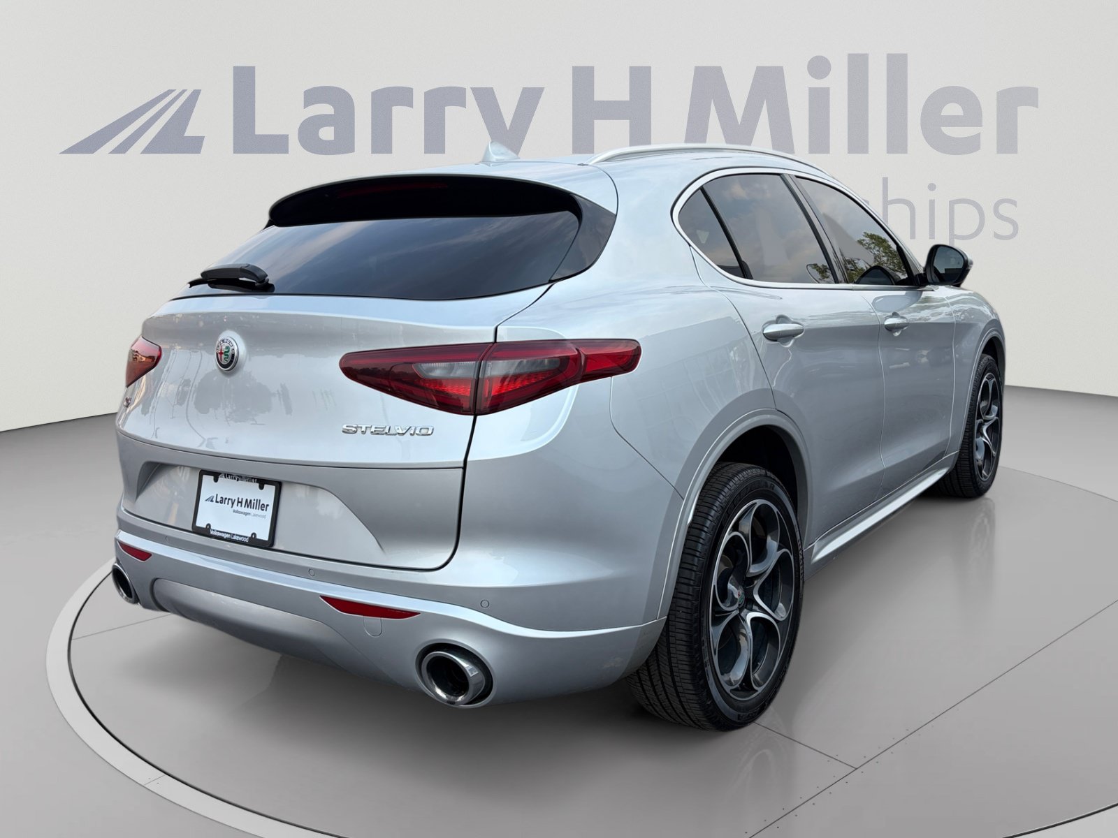 Used 2020 Alfa Romeo Stelvio Ti Lusso AWD/4WD image 5