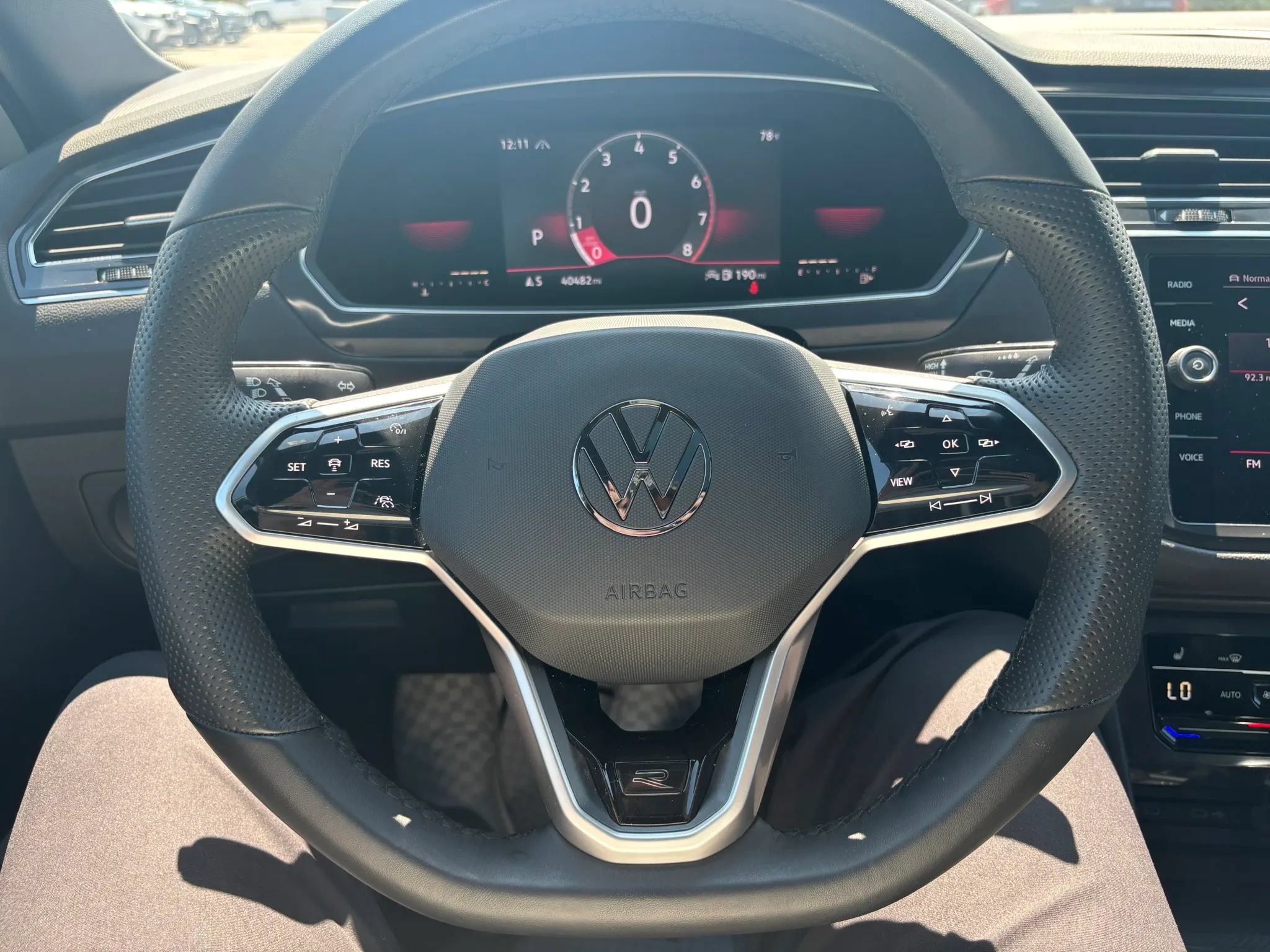 Used 2022 Volkswagen Tiguan SE R-Line AWD/4WD image 21