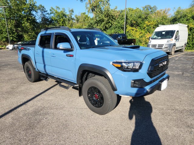 Used 2018 Toyota Tacoma TRD Pro AWD/4WD image 3