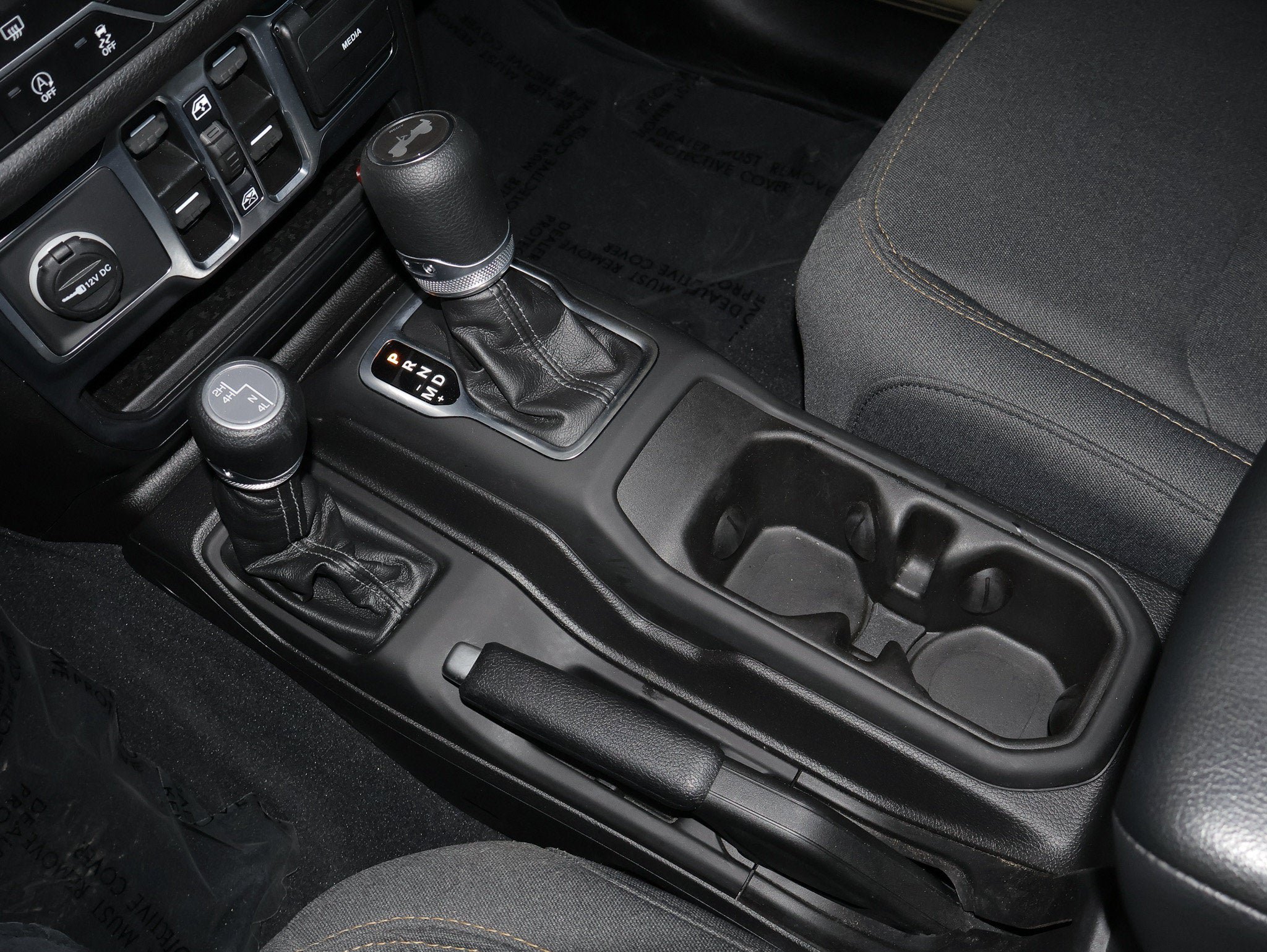 Used 2025 Jeep Wrangler Unlimited Sport AWD/4WD image 32