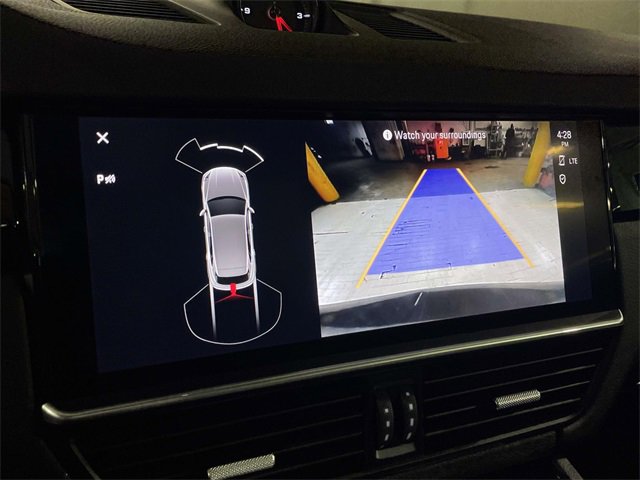 Certified 2022 Porsche Cayenne Platinum Edition image 31