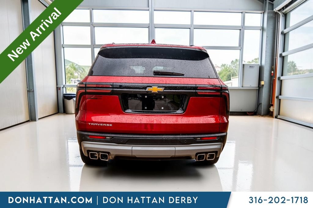 Used 2025 Chevrolet Traverse LT w/ LPO, Floor Liner Package FWD image 34