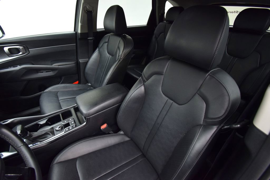 Used 2024 Kia Sorento S image 18