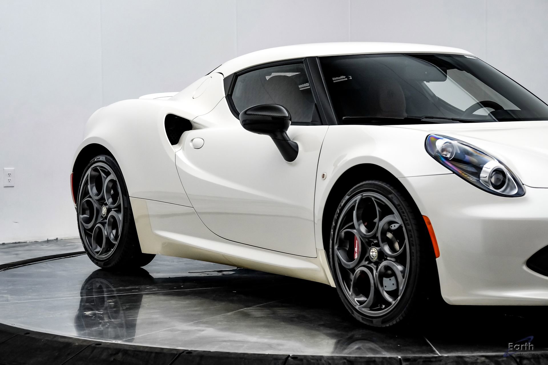 Used 2015 Alfa Romeo 4C Coupe w/ Leather Interior Group image 25