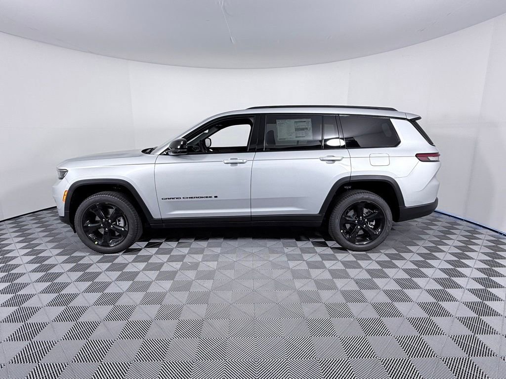 New 2025 Jeep Grand Cherokee L Limited w/ Black Appearance Package image 7