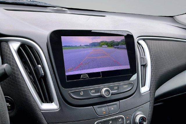 Used 2023 Chevrolet Malibu LT FWD image 14