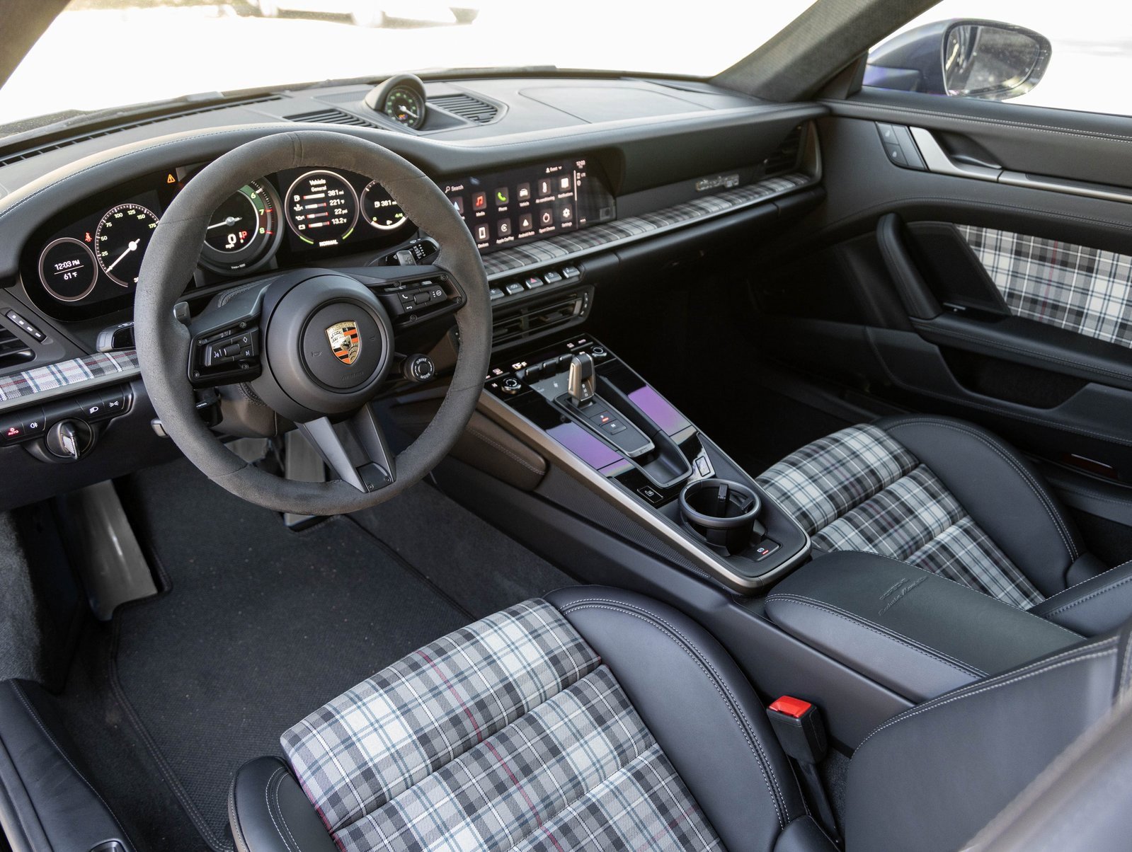 Used 2025 Porsche 911 Turbo S image 4