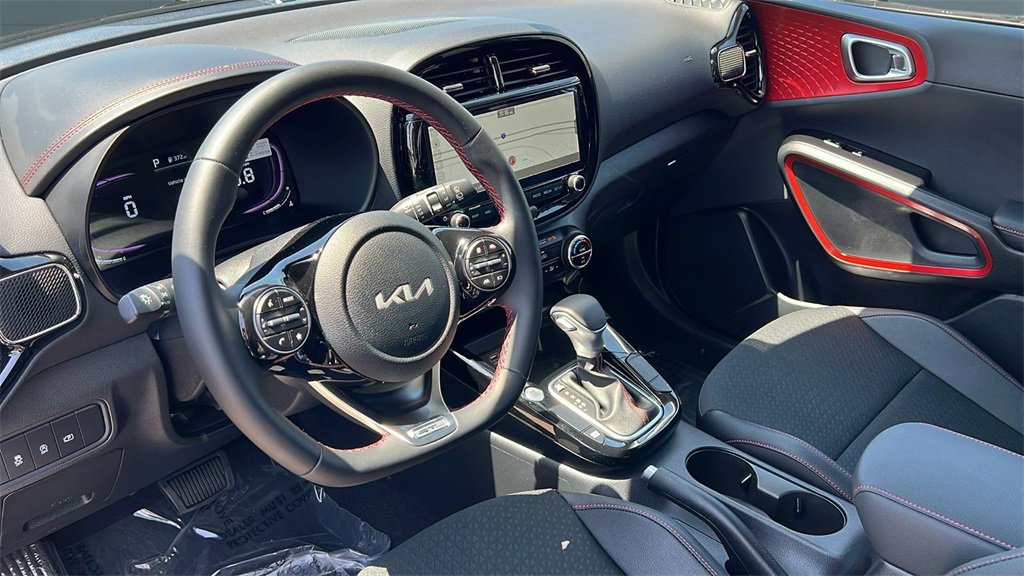 Certified 2025 Kia Soul GT-Line image 10