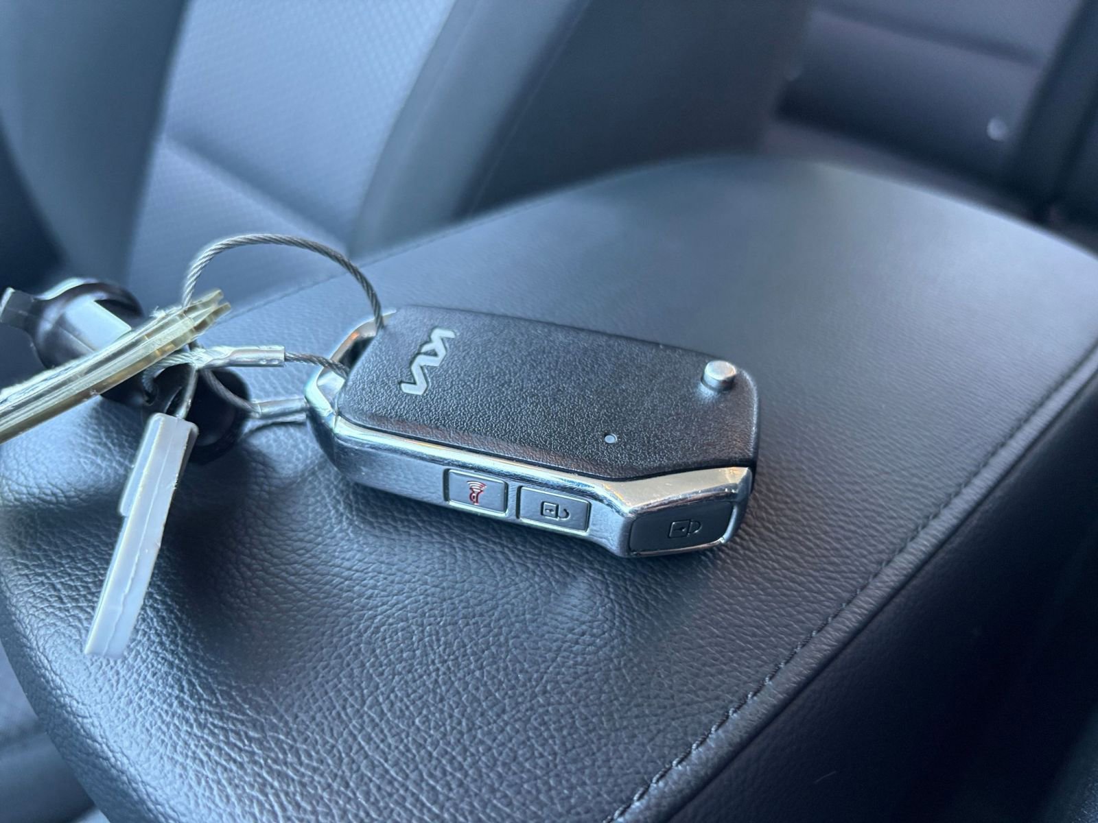 Used 2025 Kia Soul LX w/ LX Technology Package FWD image 21