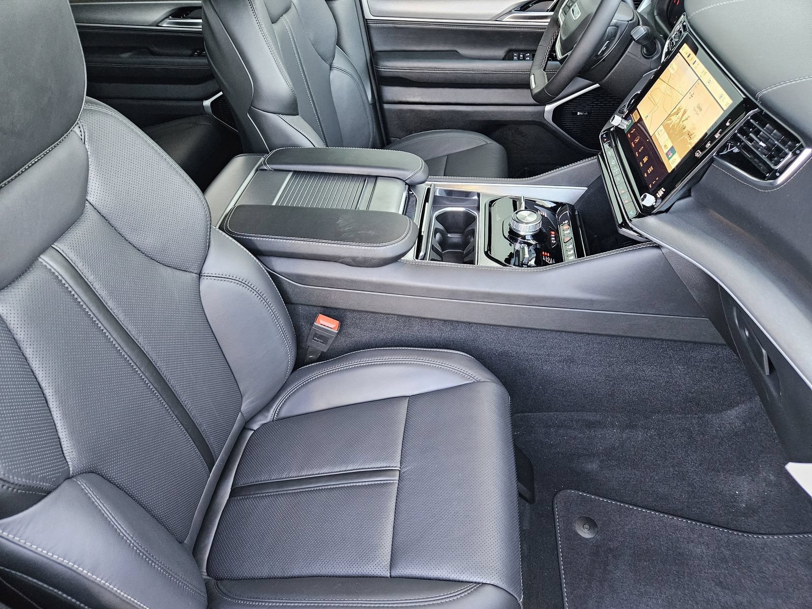 New 2026 Jeep Grand Wagoneer L Limited AWD/4WD image 15