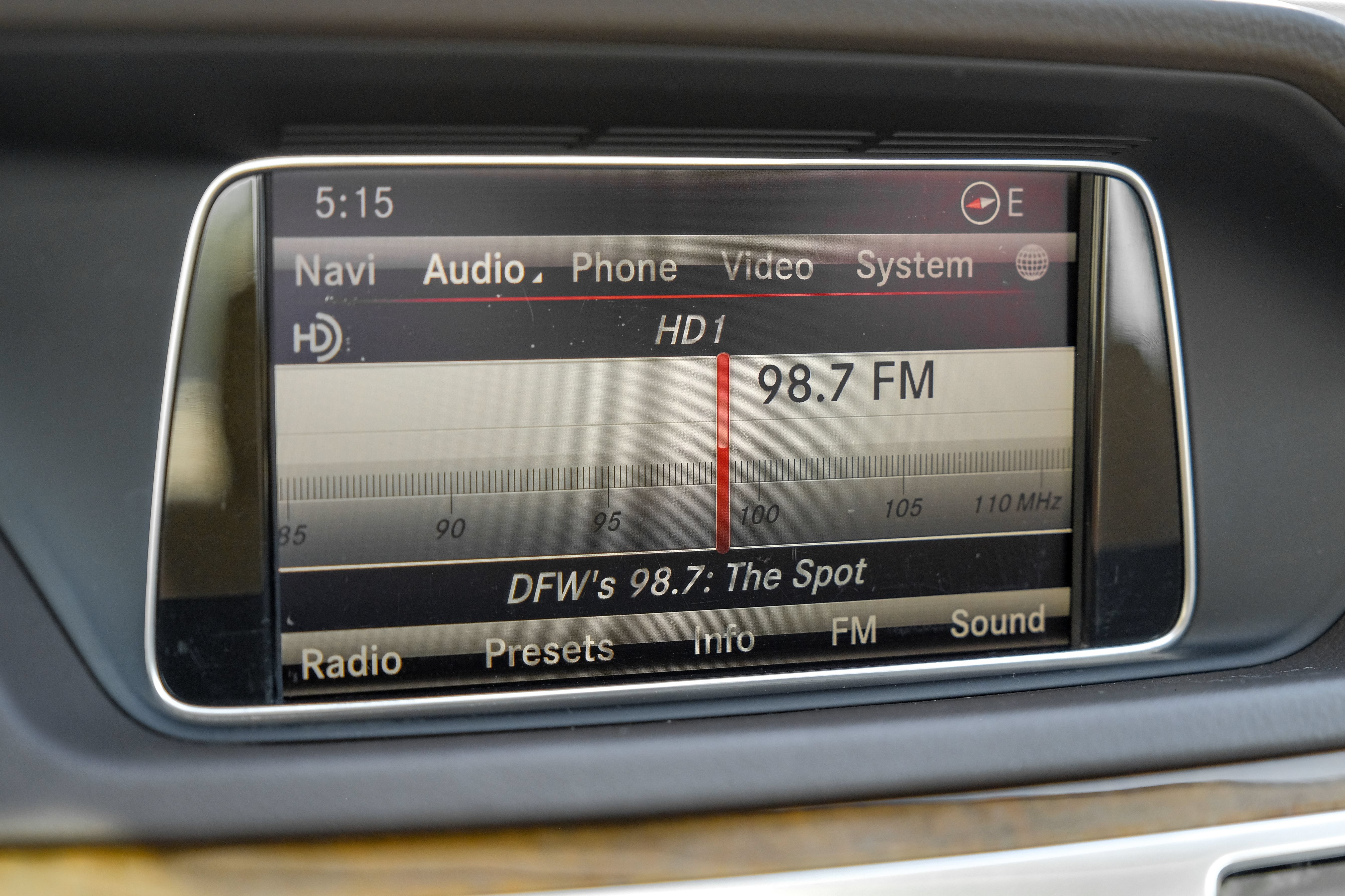 Used 2014 Mercedes-Benz E 550 4MATIC Sedan w/ Premium 1 Package image 33
