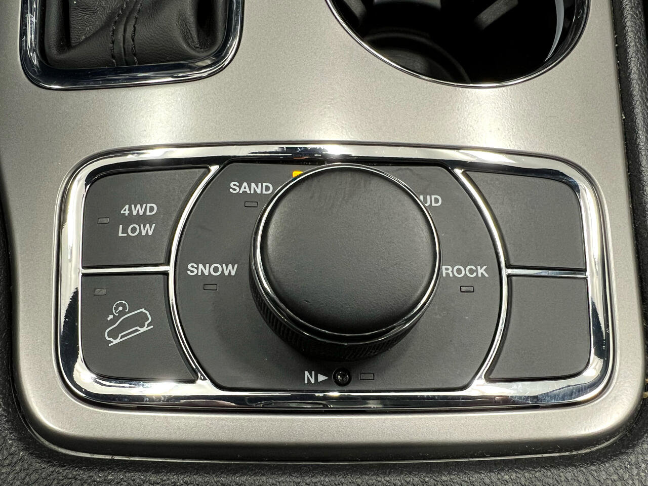 Used 2022 Jeep Grand Cherokee Limited image 23