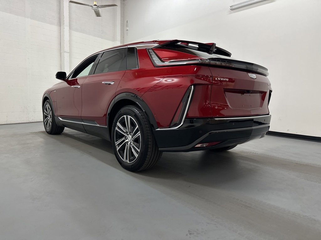 Used 2024 Cadillac Lyriq Luxury w/ LPO, Floor Liner Package image 19