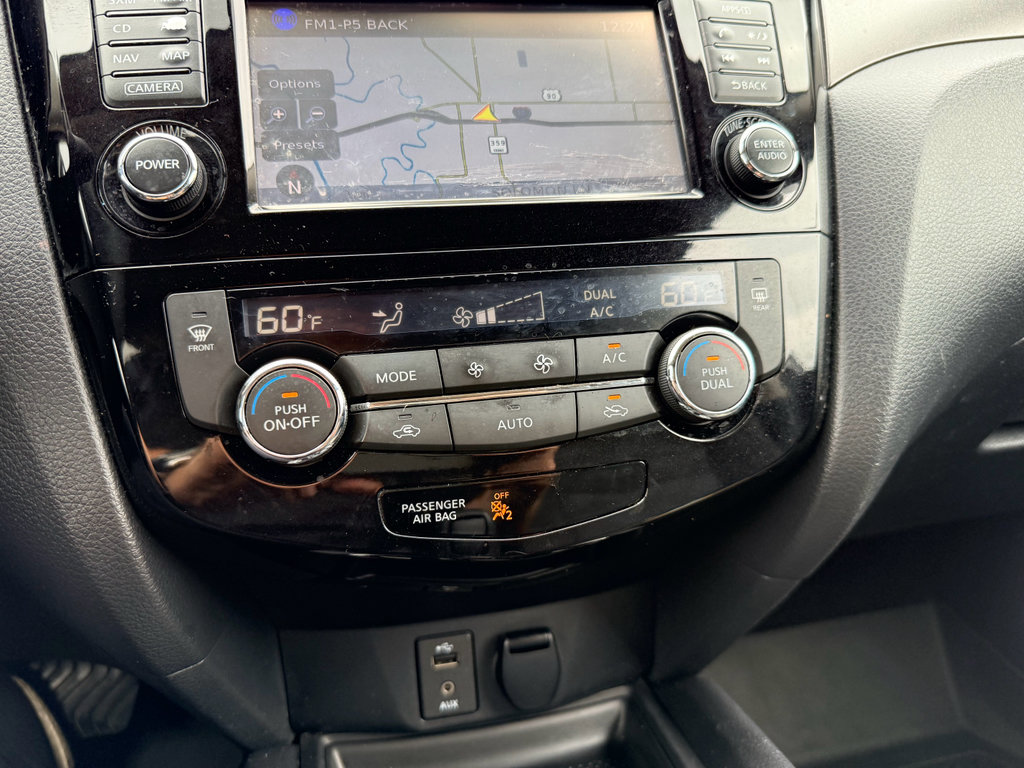 Used 2016 Nissan Rogue SV w/ SV Premium Package FWD image 20