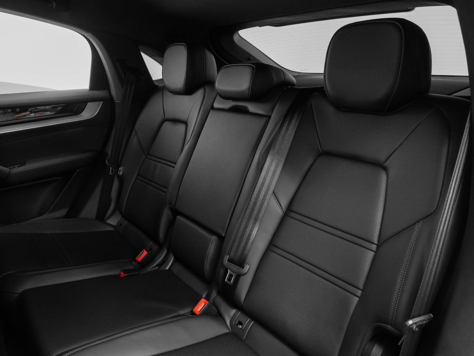 Certified 2024 Porsche Cayenne Coupe image 38