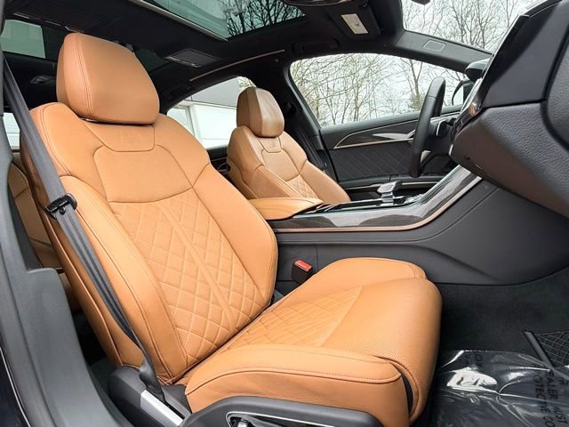 Used 2025 Audi S8 image 11