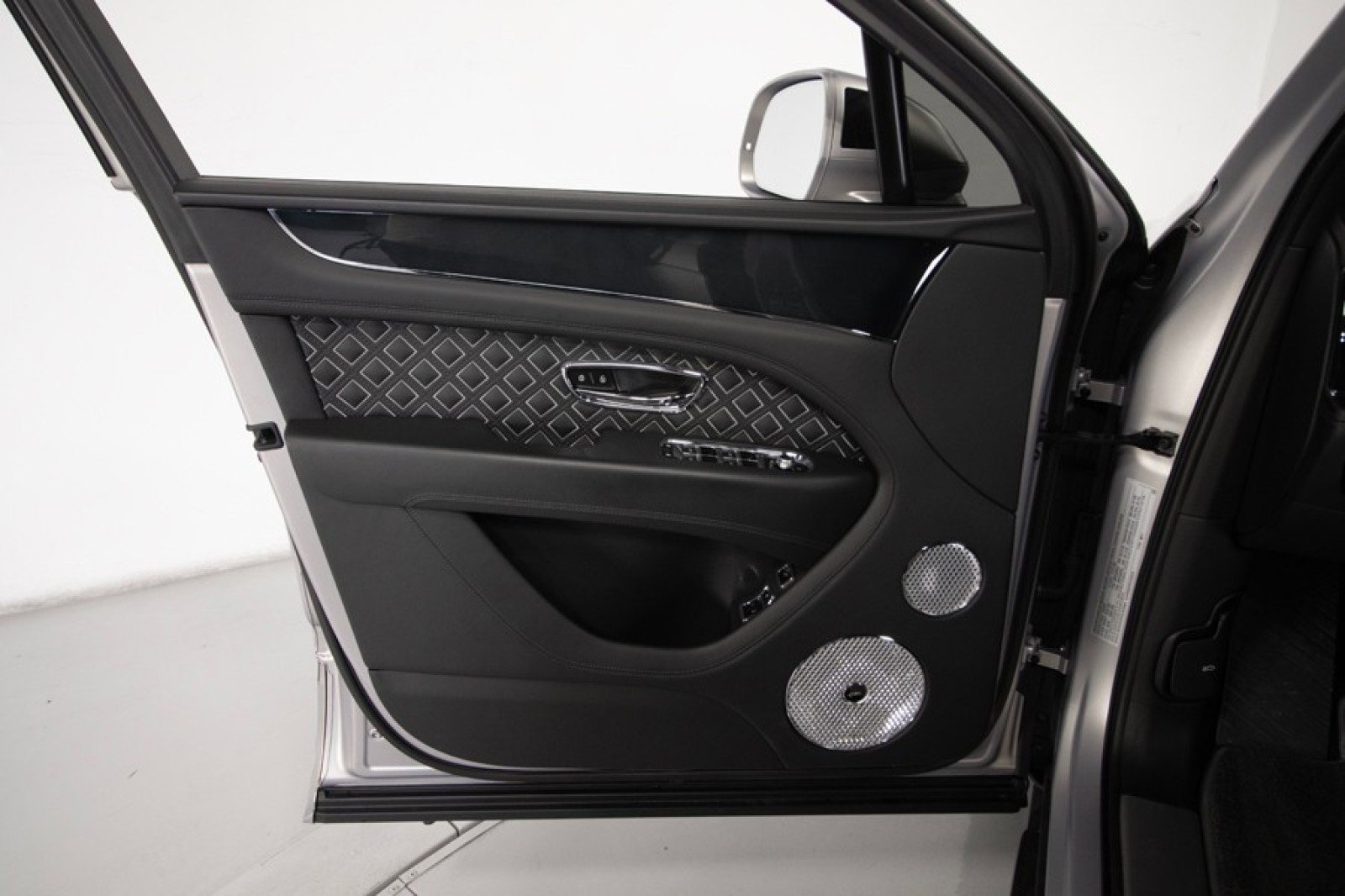 Used 2023 Bentley Bentayga Speed image 48