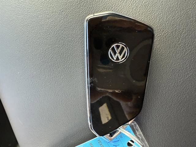 New 2025 Volkswagen Atlas Cross Sport SEL R-Line image 33