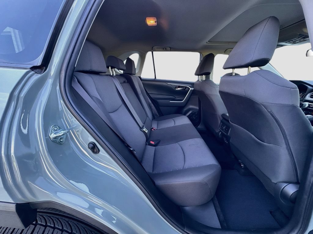 Used 2019 Toyota RAV4 XLE w/ Convenience Package FWD image 26