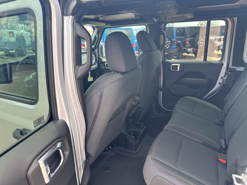 New 2024 Jeep Wrangler Unlimited Sahara w/ Technology Group image 25